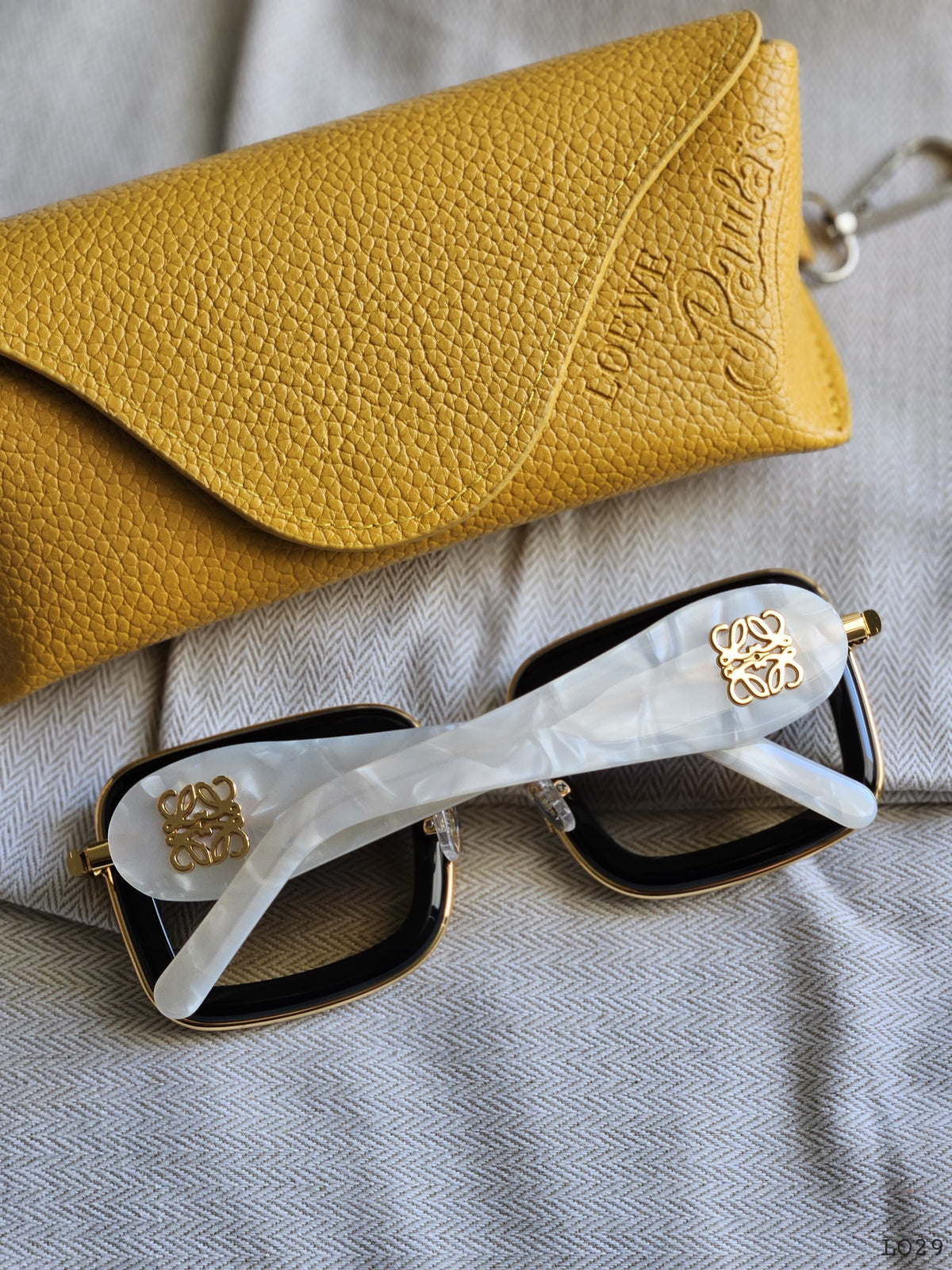 Loewe glasses