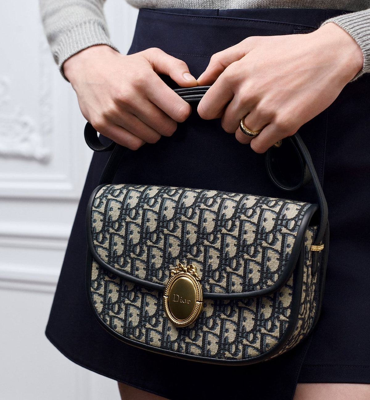 Medium Dior Médaillon Flap Bag