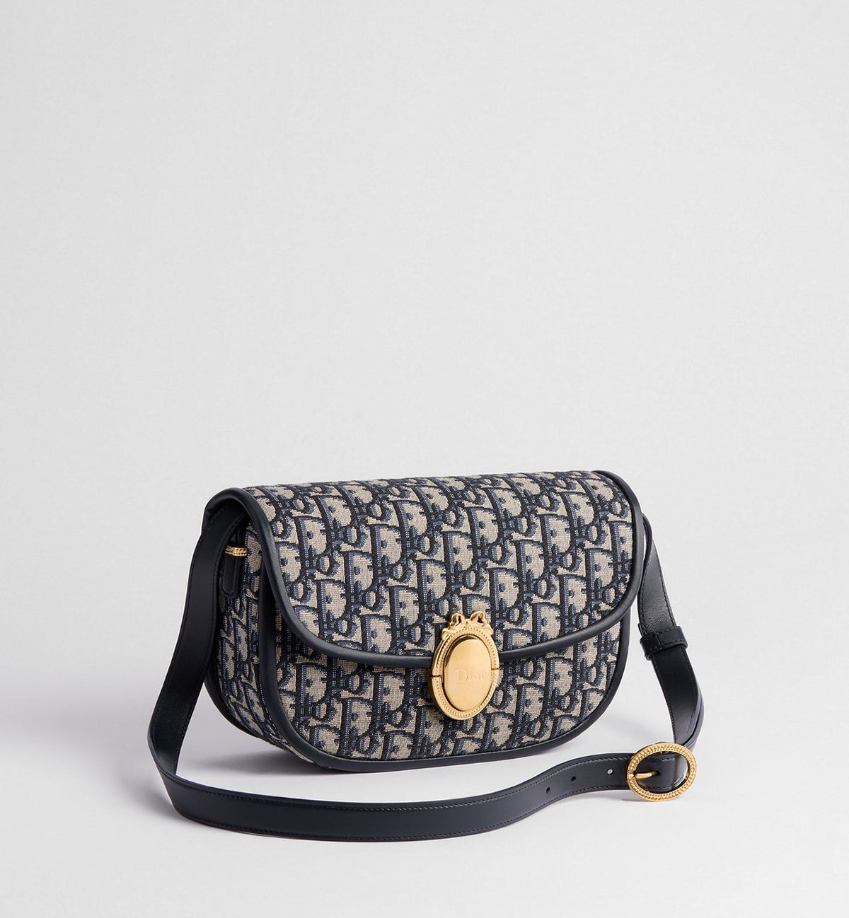 Medium Dior Médaillon Flap Bag