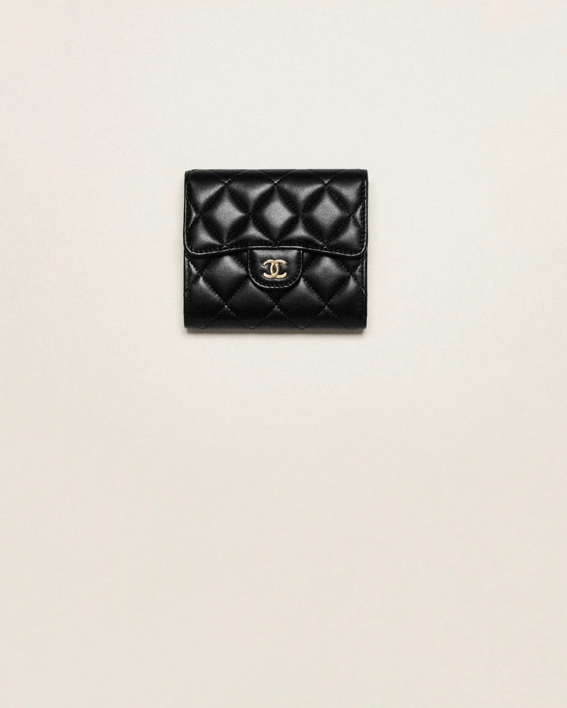 CLASSIC SMALL FLAP WALLET