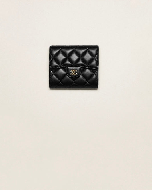 CLASSIC SMALL FLAP WALLET