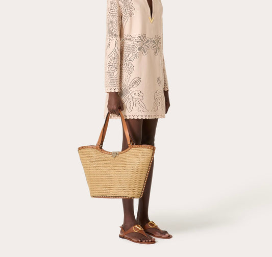 ROCKSTUD WOVEN RAFFIA SHOPPING BAG