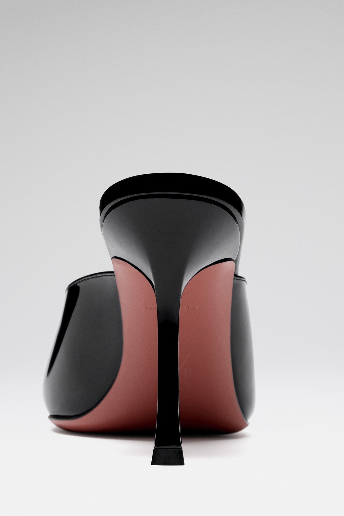 Amina muaddi  Camelia mule 90