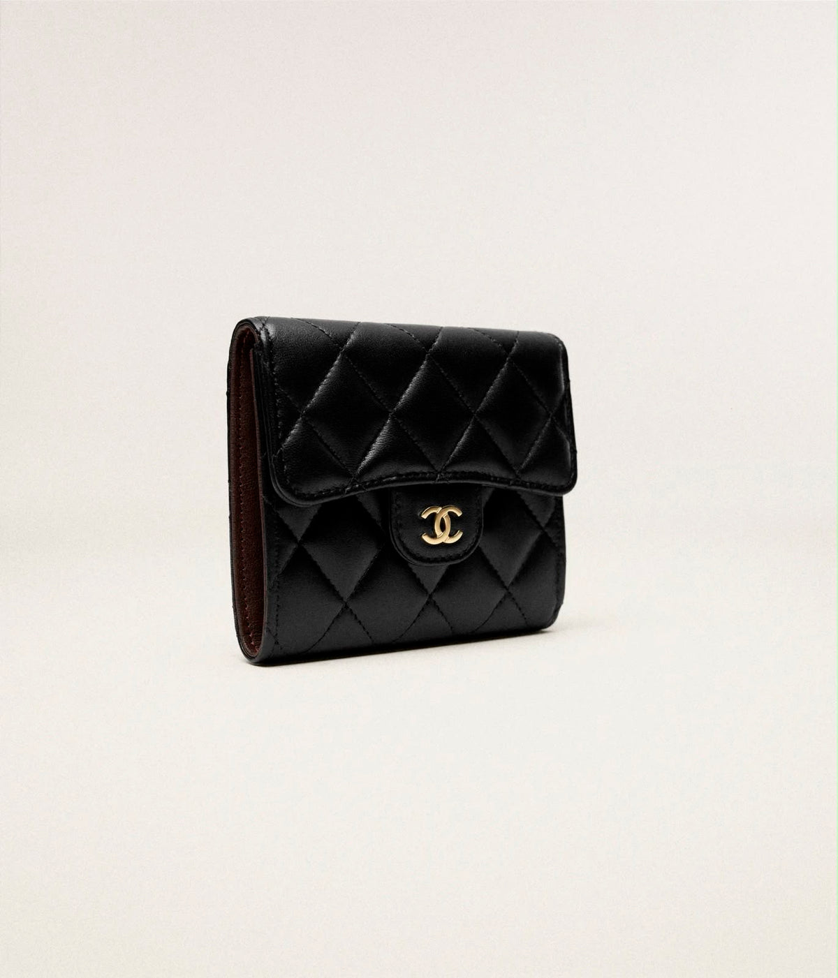 CLASSIC SMALL FLAP WALLET