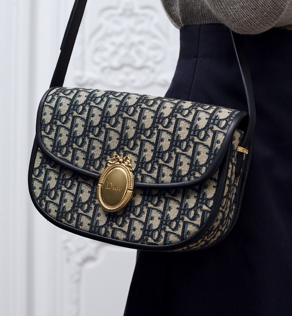 Medium Dior Médaillon Flap Bag