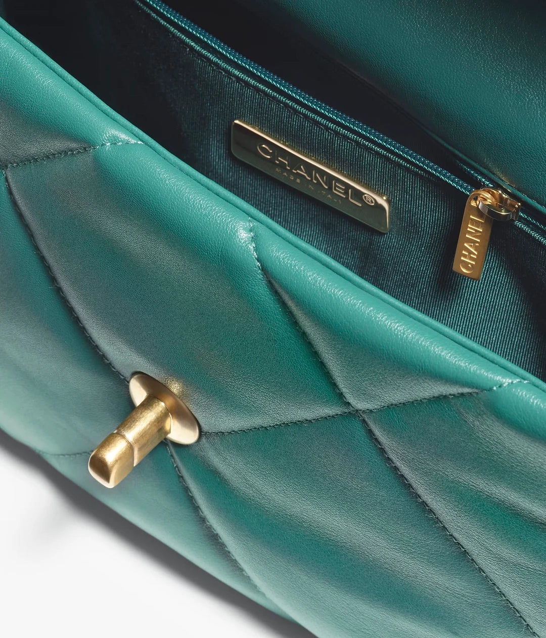 CHANEL 19 HANDBAG