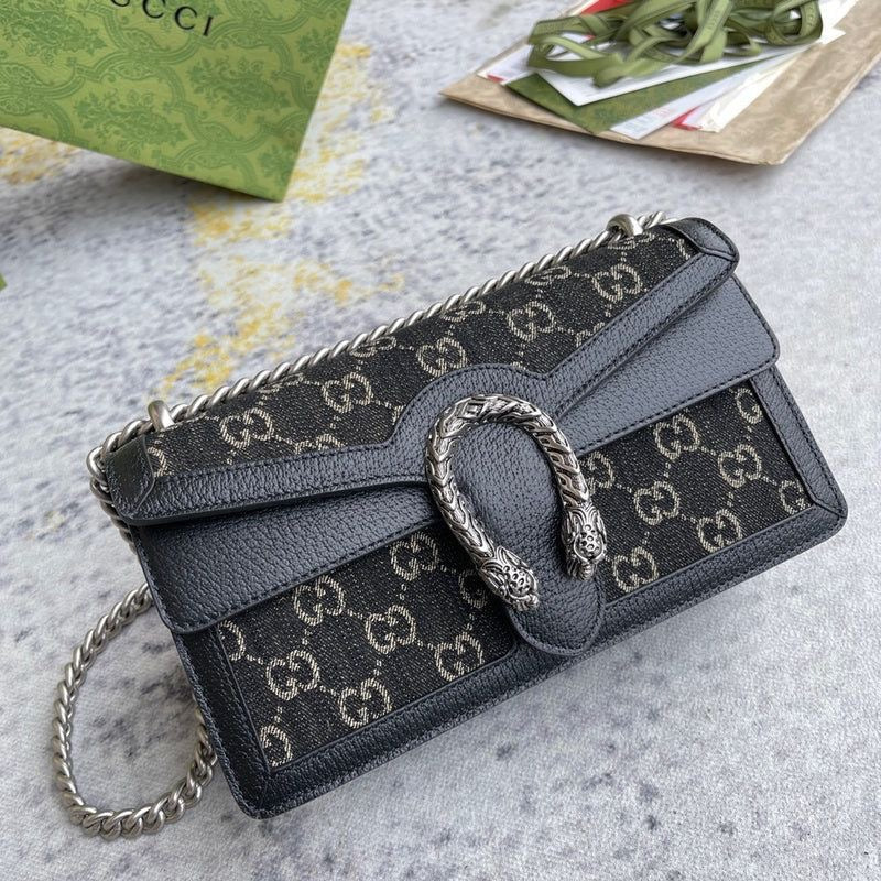 GUCCI

Dionysus GG Small Shoulder Bag