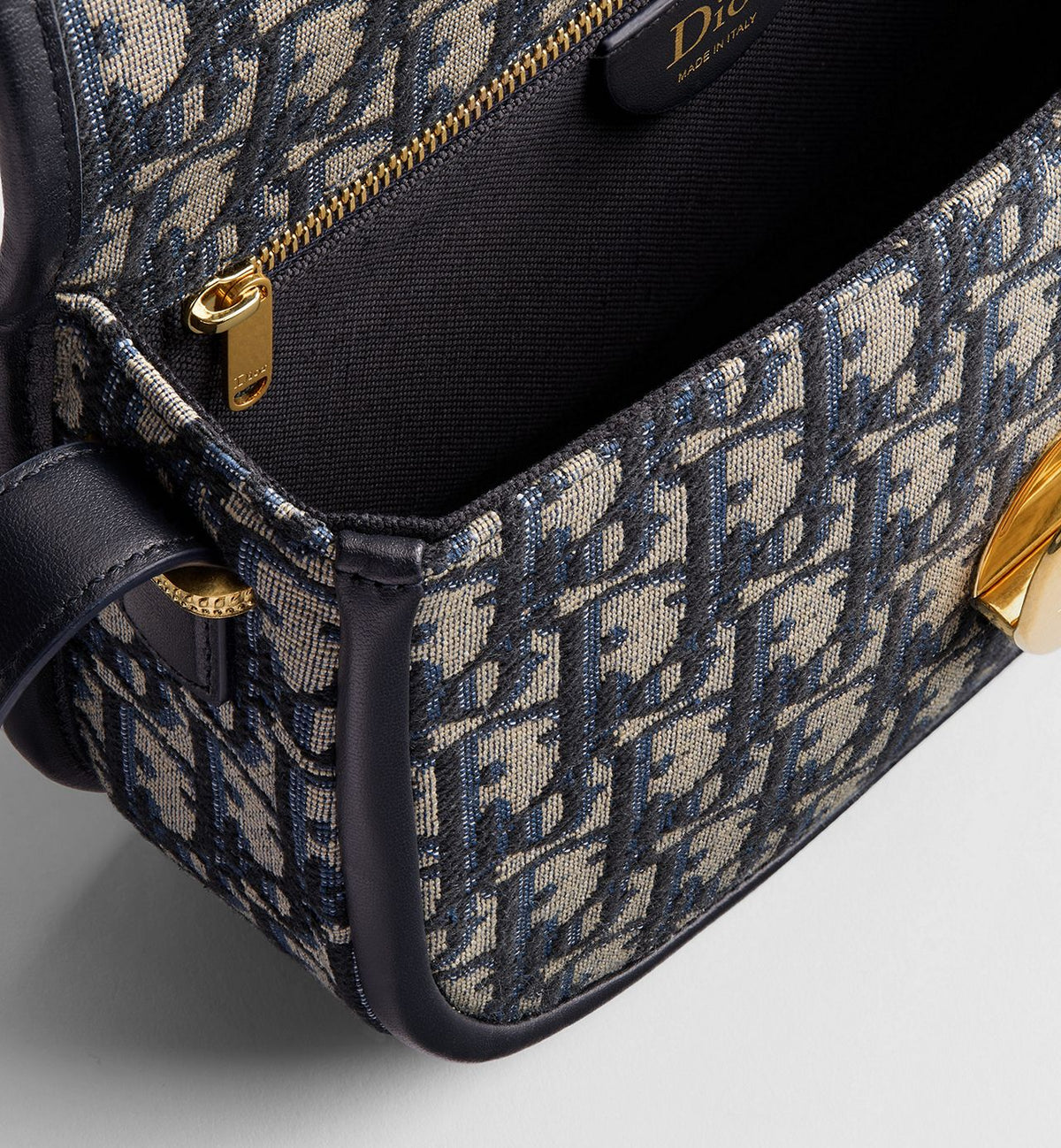 Medium Dior Médaillon Flap Bag